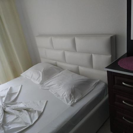 Aparthotel Vila Tufi Velipojë 外观 照片