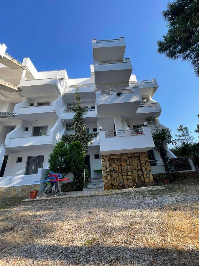 Aparthotel Vila Tufi Velipojë 外观 照片