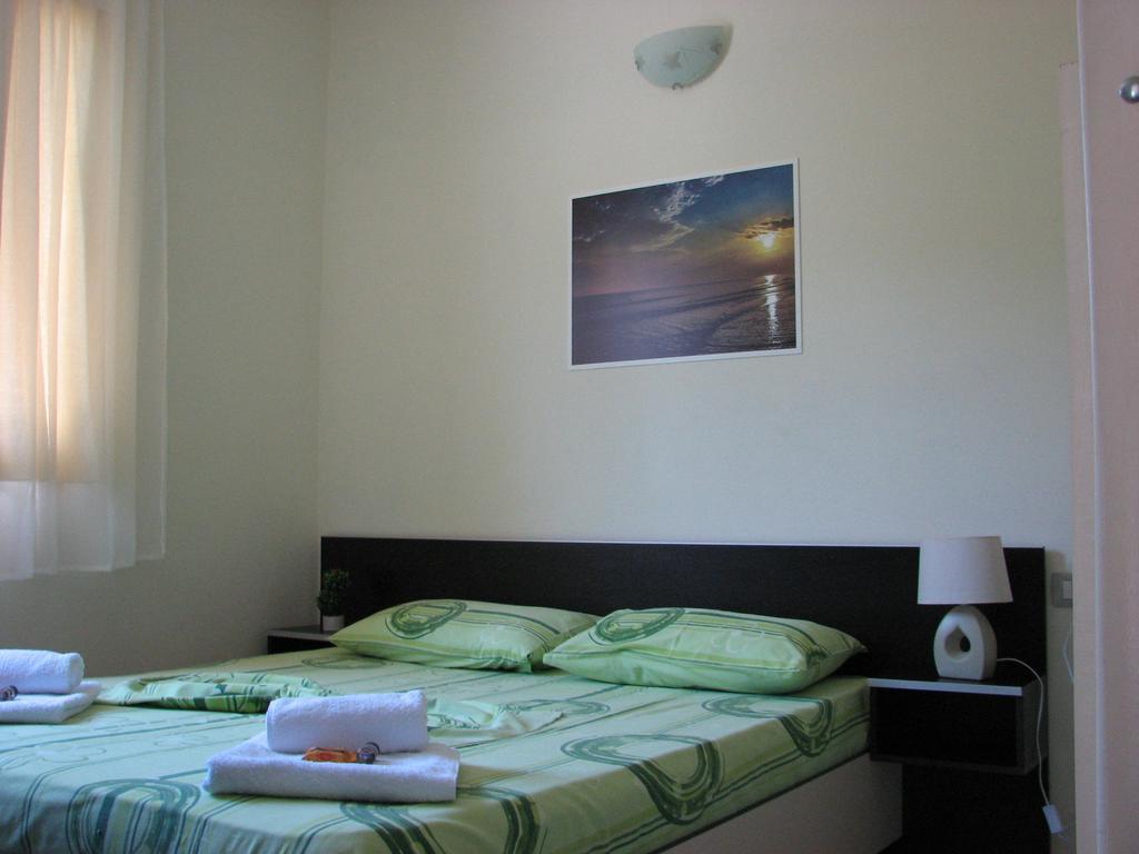 Aparthotel Vila Tufi Velipojë 外观 照片