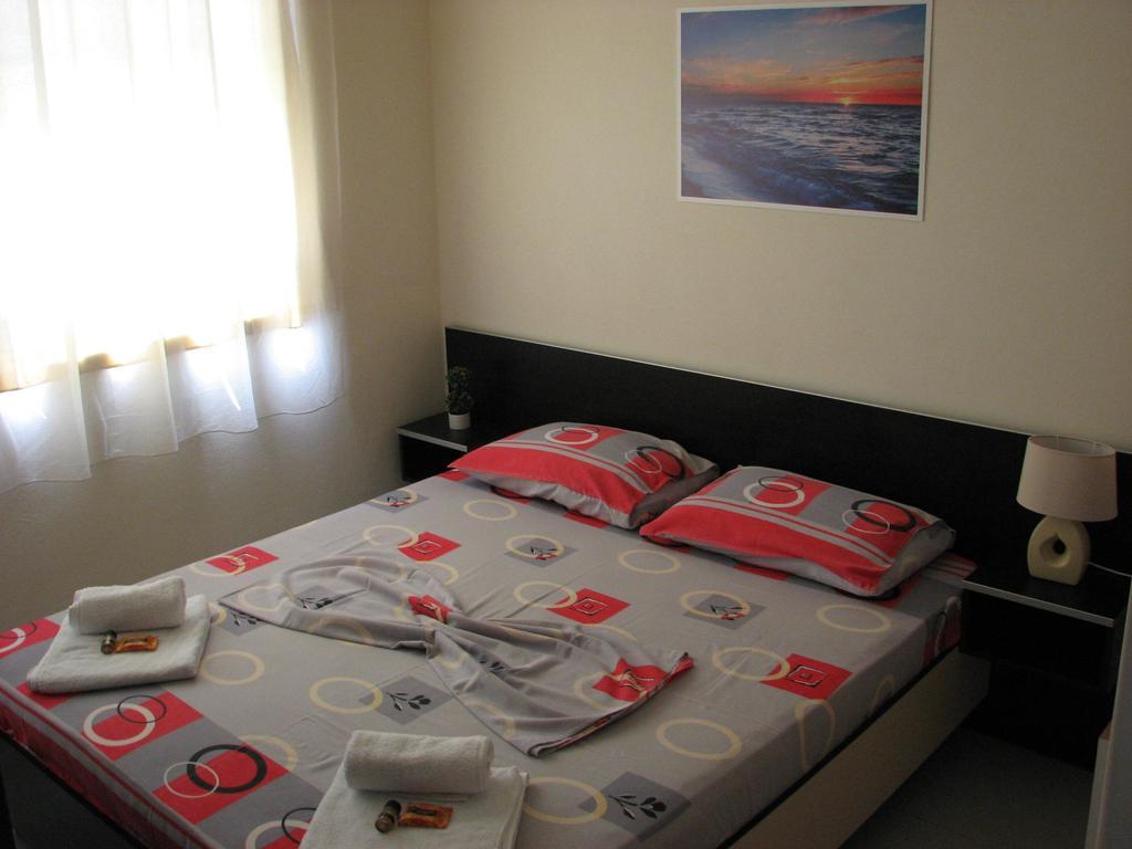 Aparthotel Vila Tufi Velipojë 外观 照片