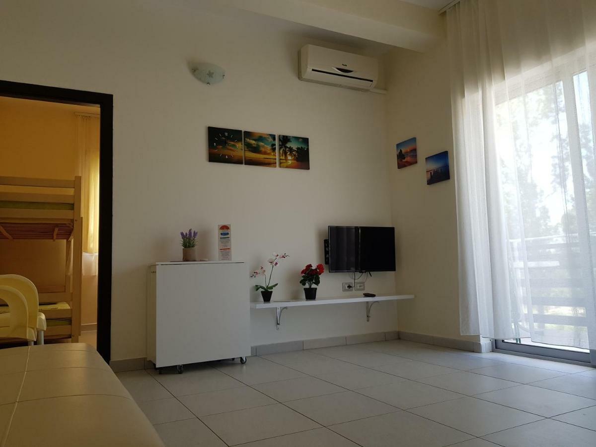 Aparthotel Vila Tufi Velipojë 外观 照片